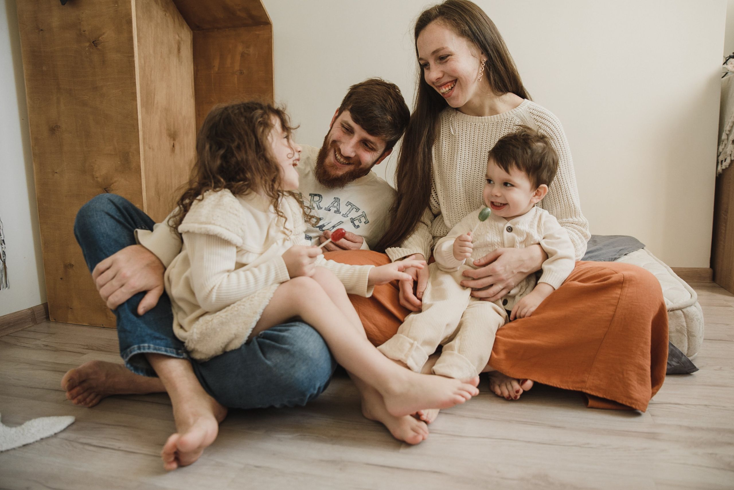 Immagine papà e figlie